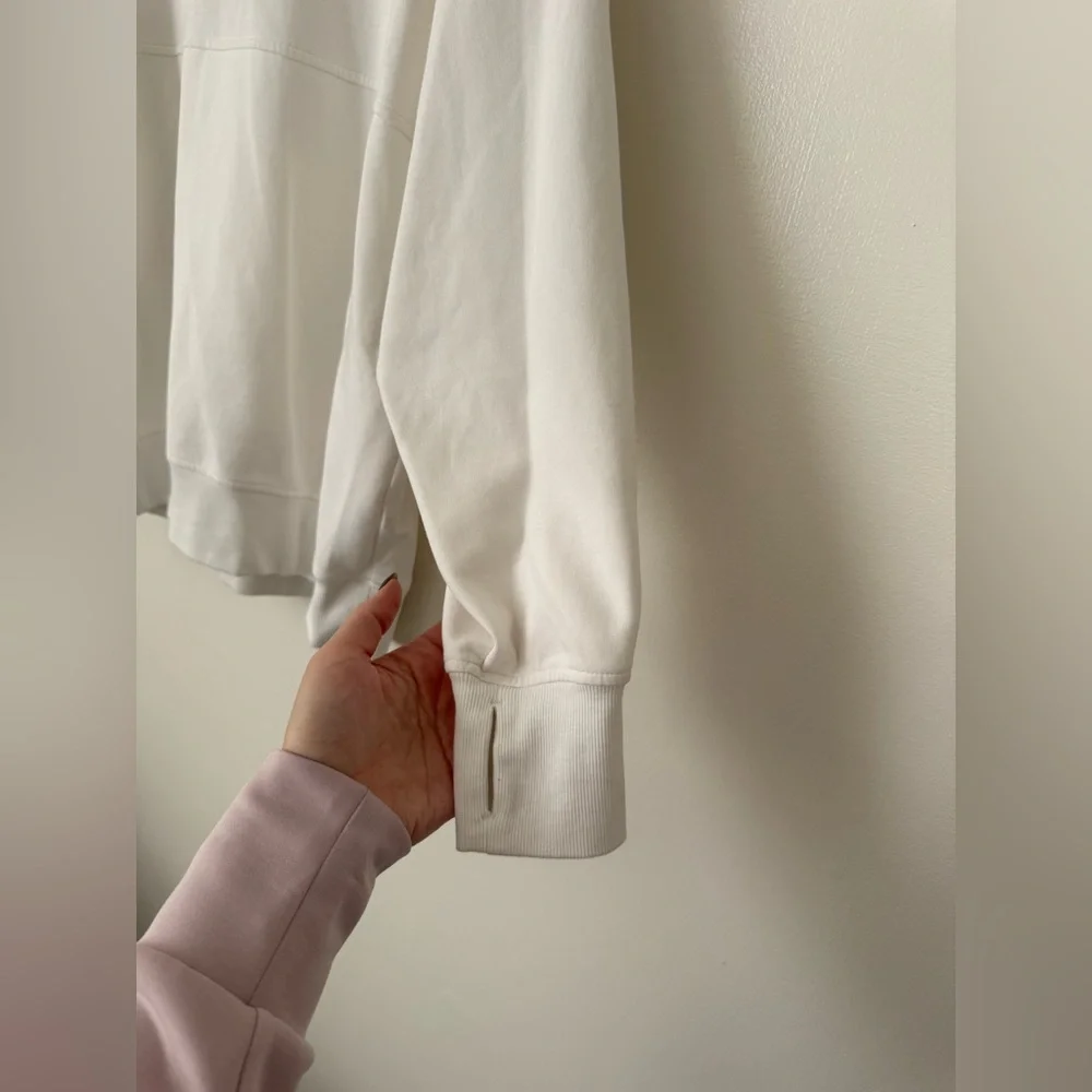 Old Navy Women's White Quarter-Zip Sweatshirt - Picture 4 of 4